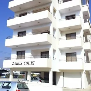 דירה Zakos Court